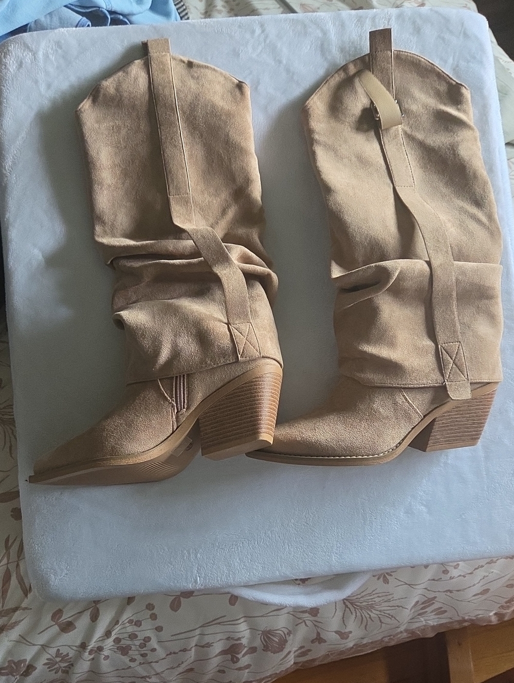 BRAND NEW NEVER WORN-Tan faux Suede Slouchy Western Mid-Heel Boots - Women